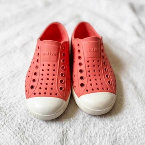 Native Shoes Pink Kids Slip-On | Child Size 10 | Water-Friendly Lightweight - Picture 1 of 7